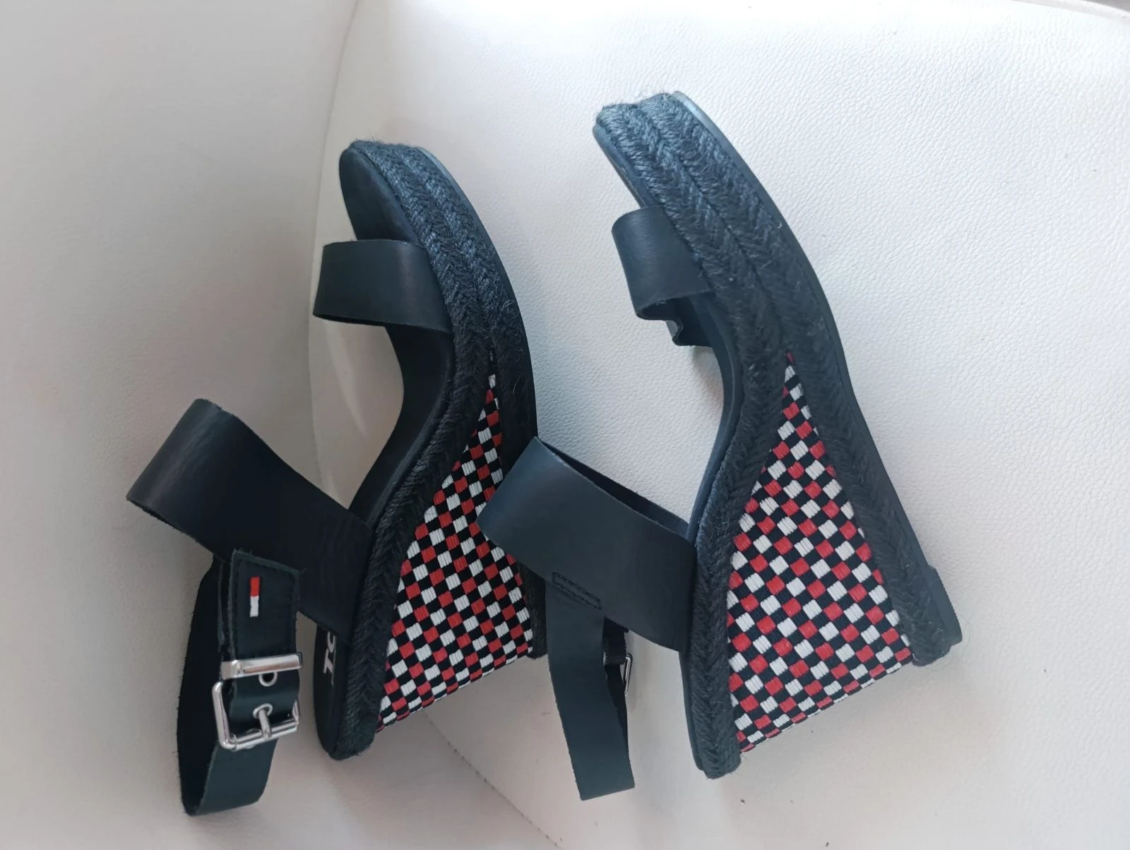 Sandales Tommy Hilfiger en cuir neuves taille 37 – photo 13